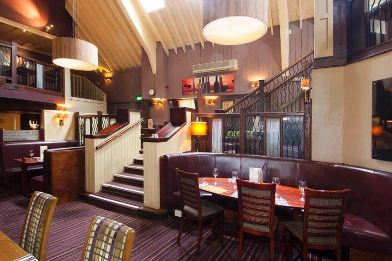 Premier Inn Milton Keynes Central エクステリア 写真
